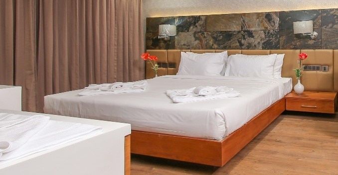 Welcare Business Hotel Deluxe Room 4