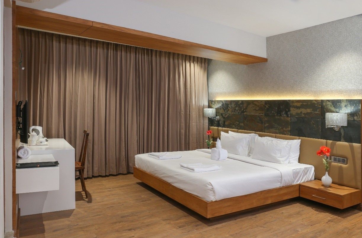 Welcare Business Hotel Deluxe Room 2