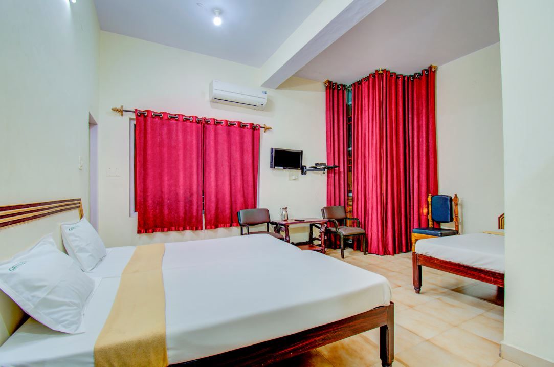 Hotel Green Haven Double Classic Non AC Room 3