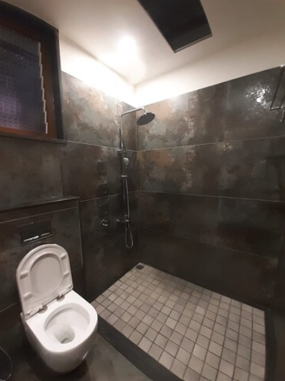 Stream View Room