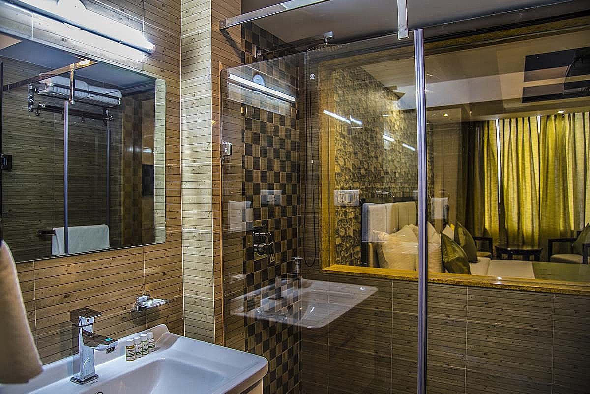 TreeHouse MARS Premium Valley View room 5