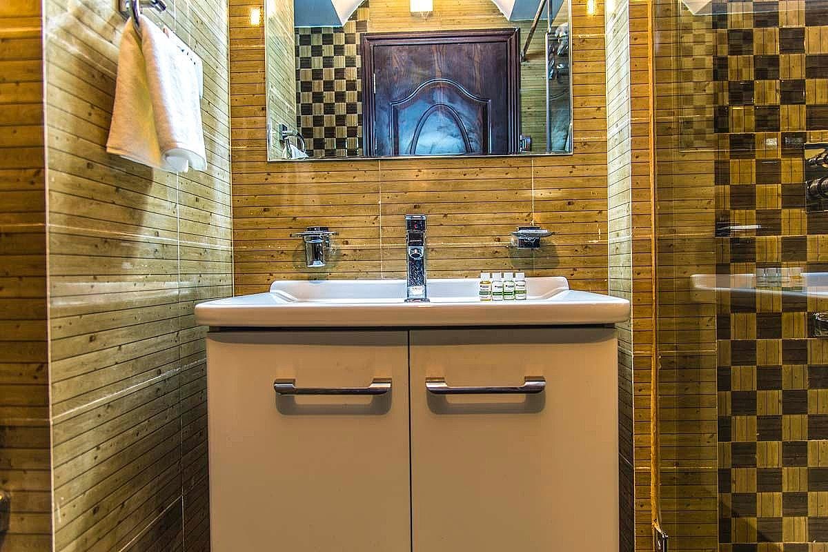 TreeHouse MARS Premium Valley View room 4