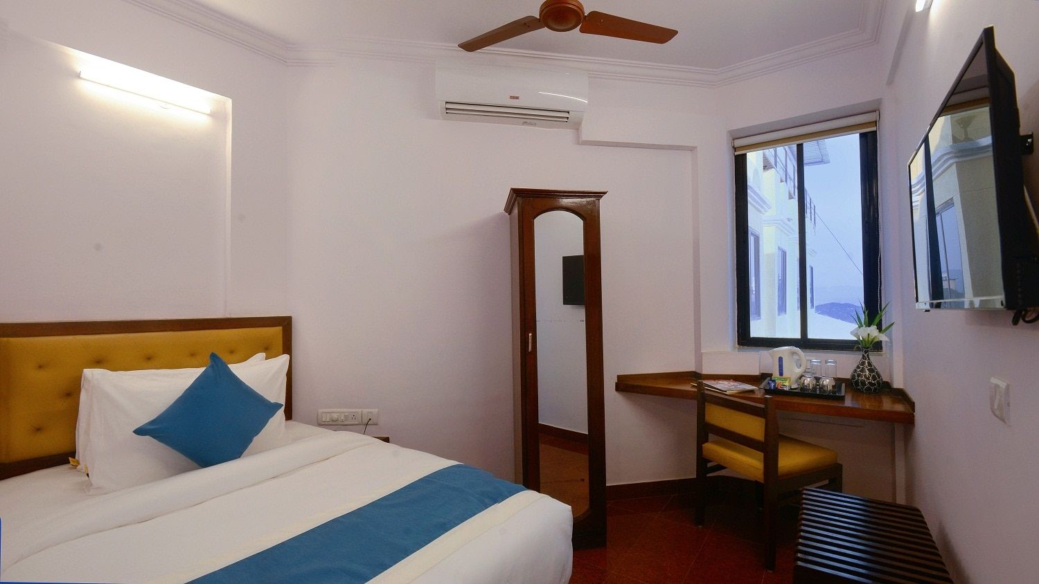 Superior Room with Balcony