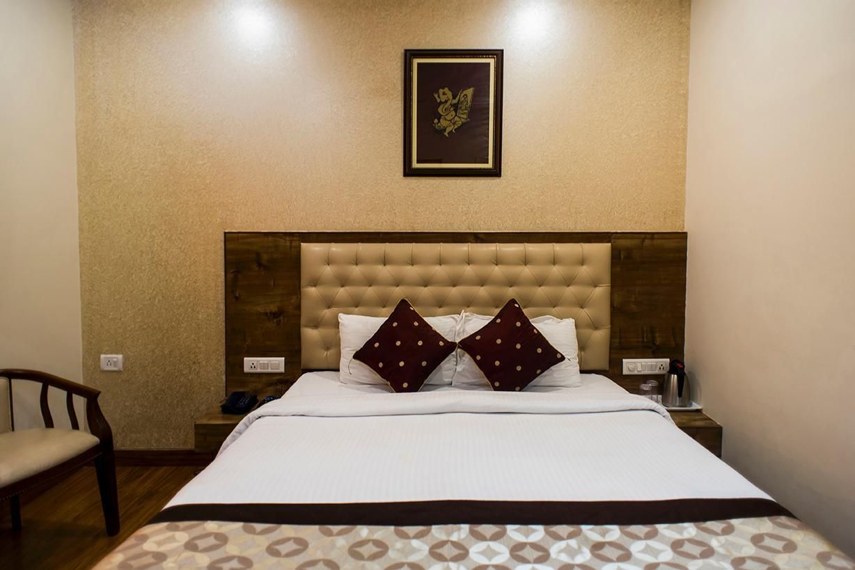 Wingston A Treehouse Hotel- Mathura Deluxe 12
