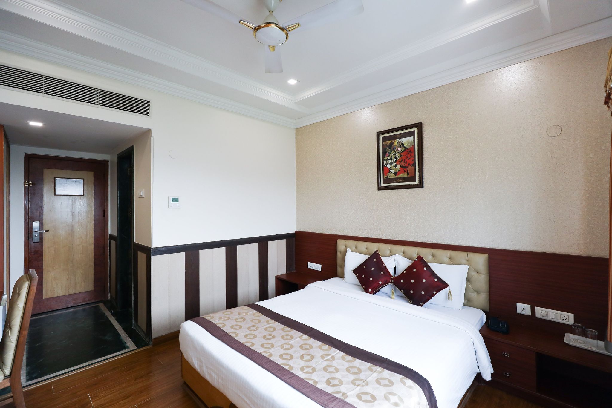 Wingston A Treehouse Hotel- Mathura Deluxe 2