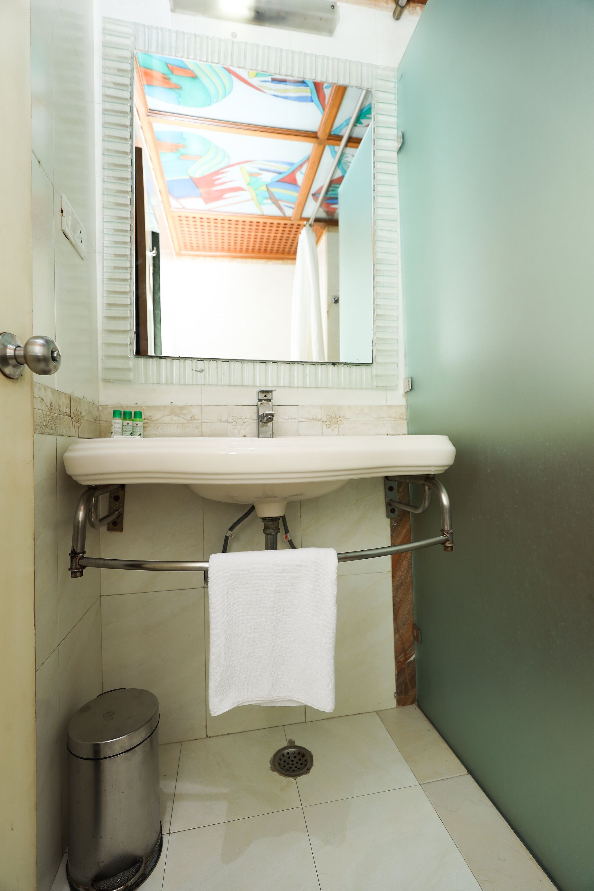 Wingston A Treehouse Hotel- Mathura Deluxe 24