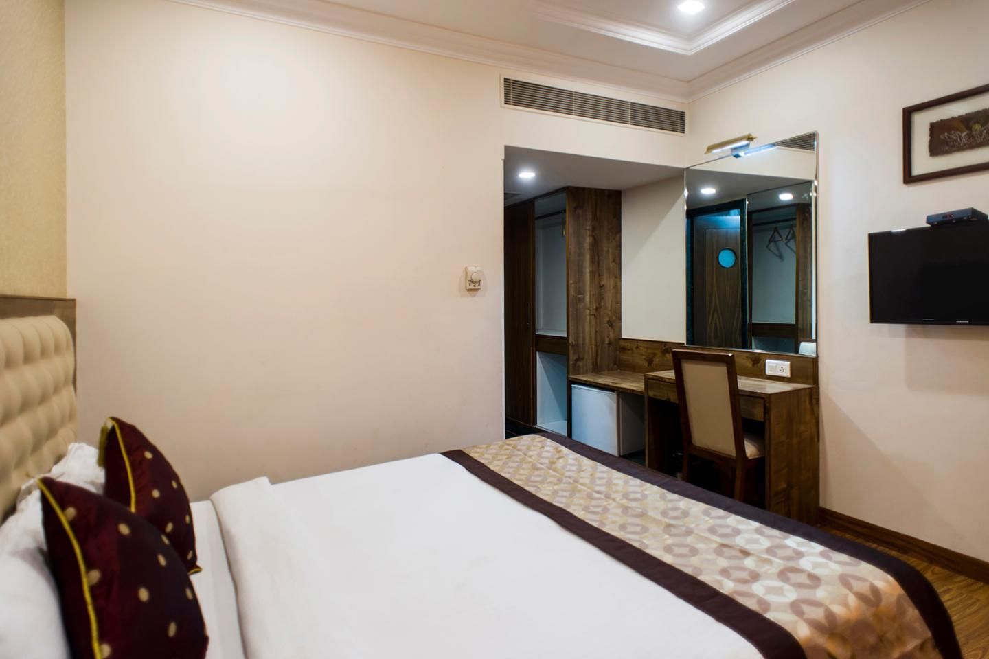 Wingston A Treehouse Hotel- Mathura Deluxe 17
