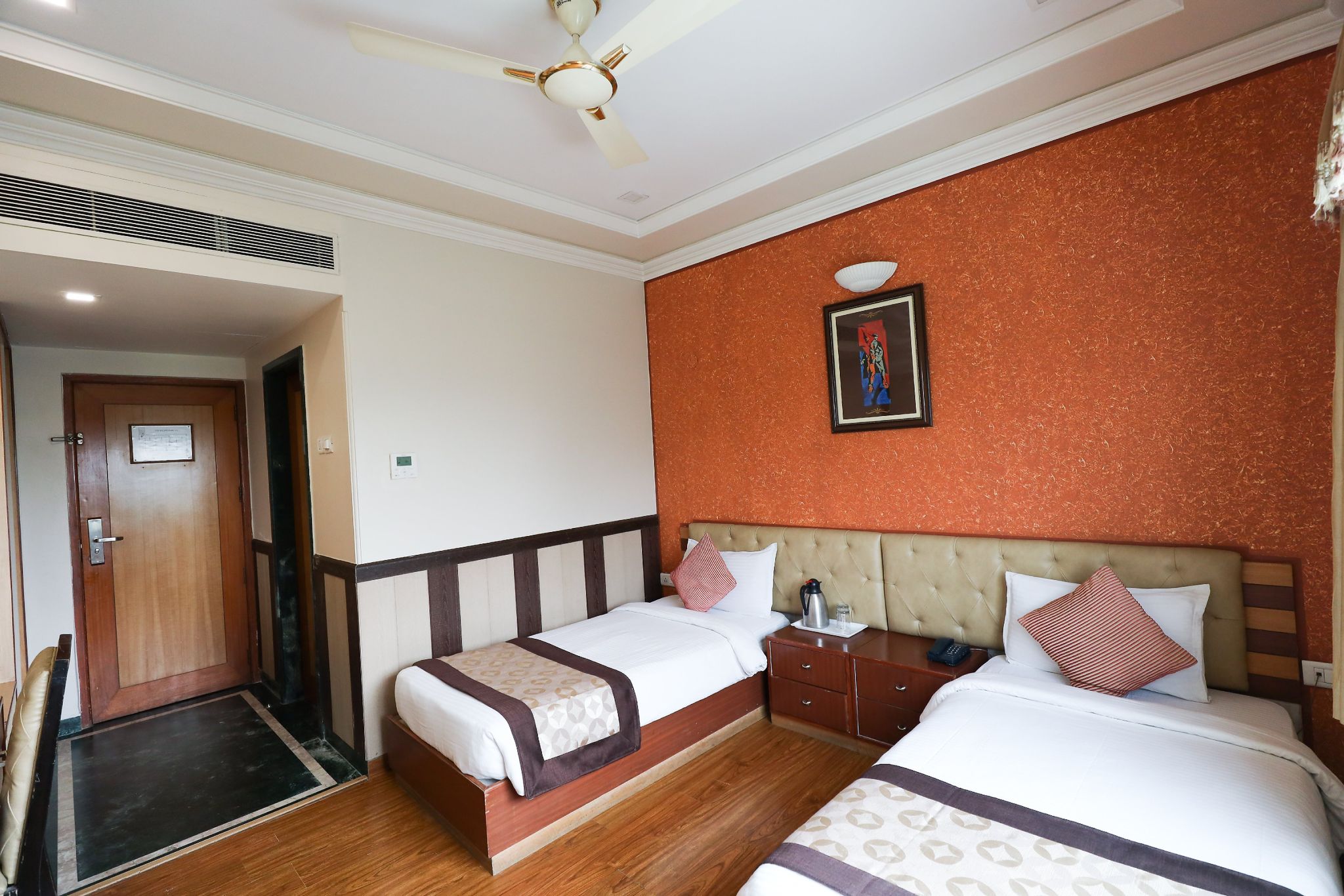 Wingston A Treehouse Hotel- Mathura Deluxe