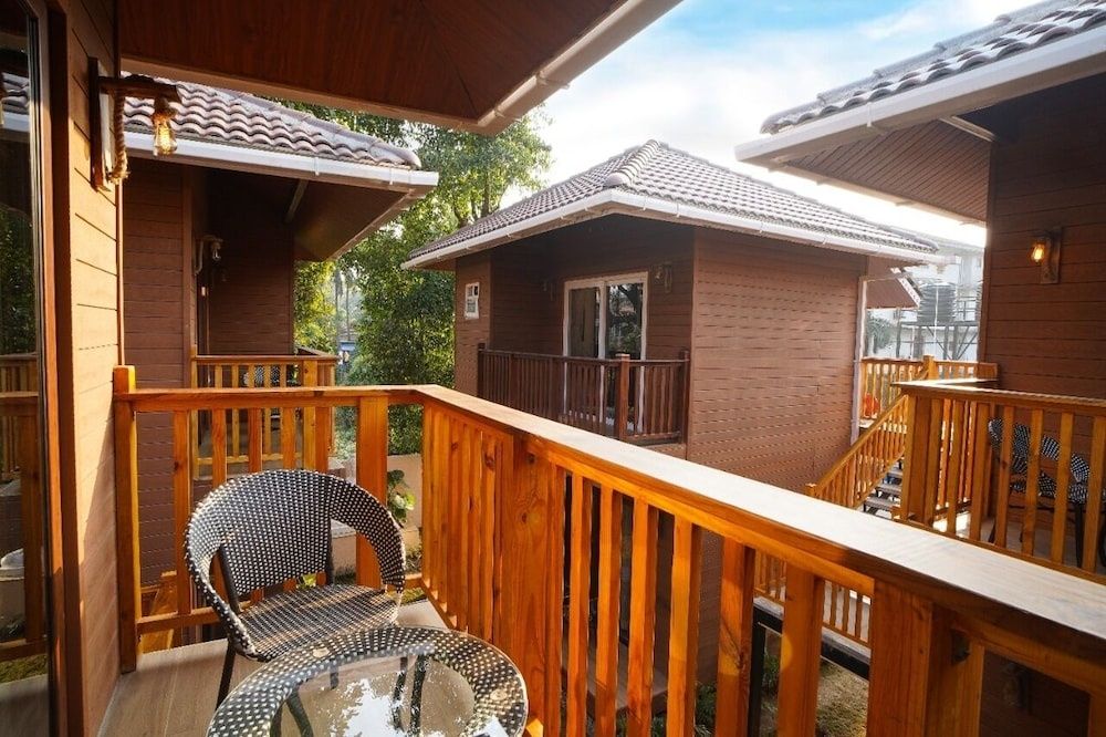 Treehouse MARS Beach Cottages Premier Cottage 7