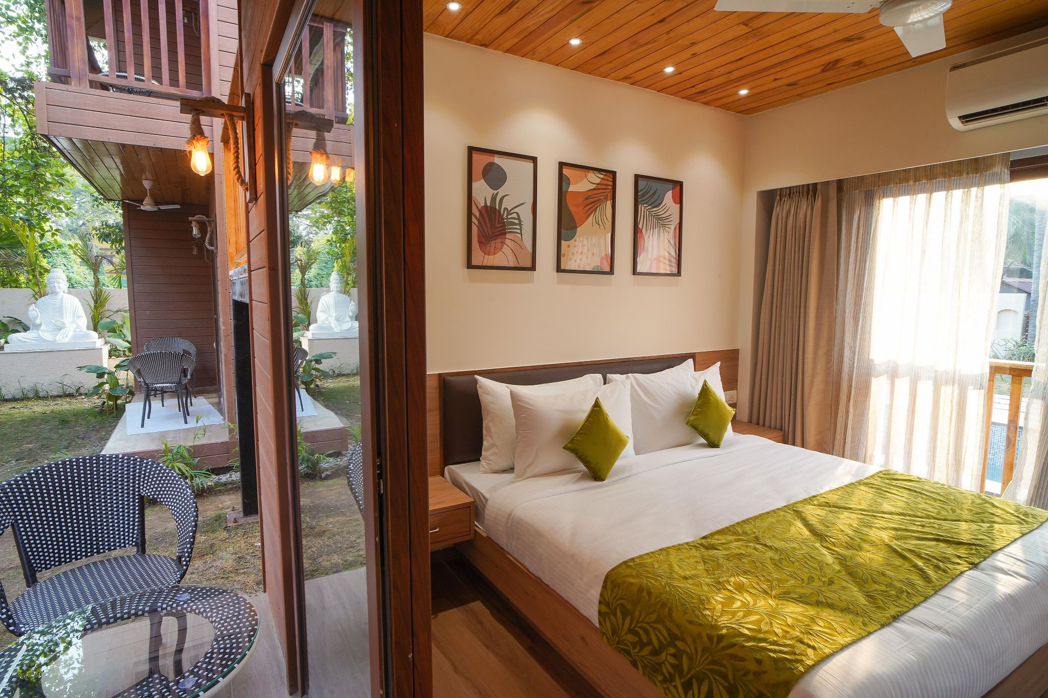 Treehouse MARS Beach Cottages Premium Cottage 2