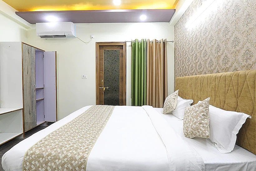 Hotel Aman Gold Deluxe Room 4