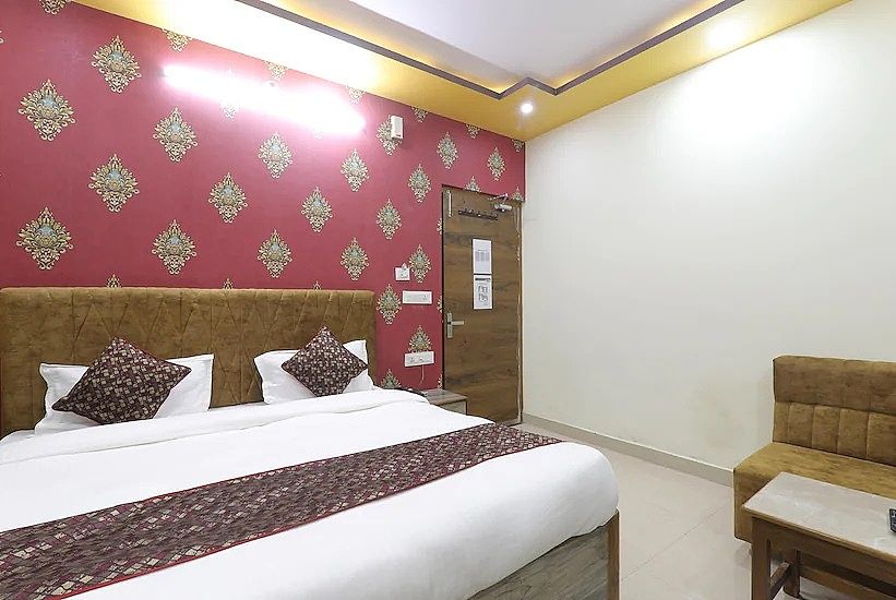 Hotel Aman Gold Deluxe Room 8