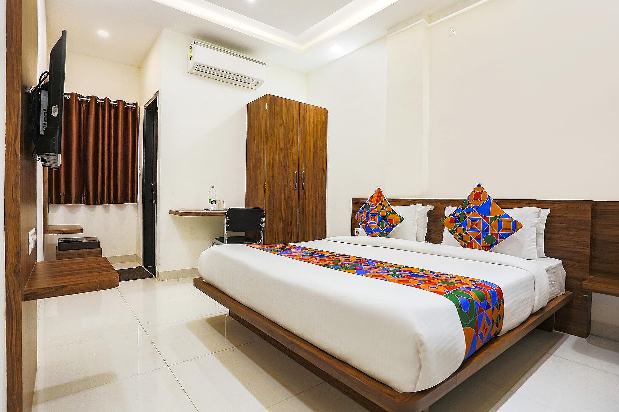 FabHotel Balaji Paradise Deluxe Room 8