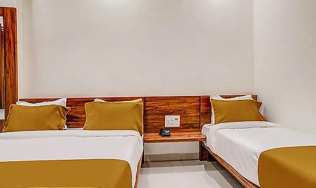 FabHotel Balaji Paradise Deluxe Room 2