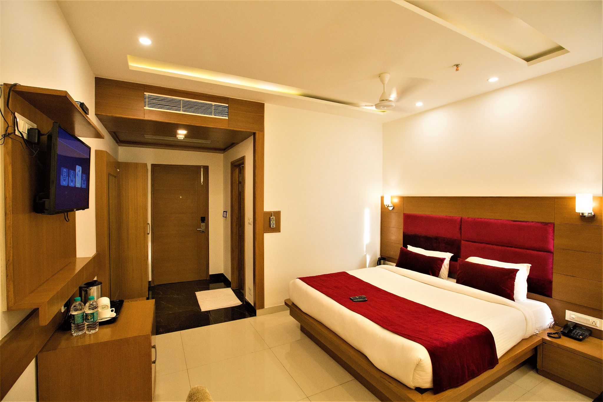 Hotel Coral Star Coral Silver Room with Work Desk 12