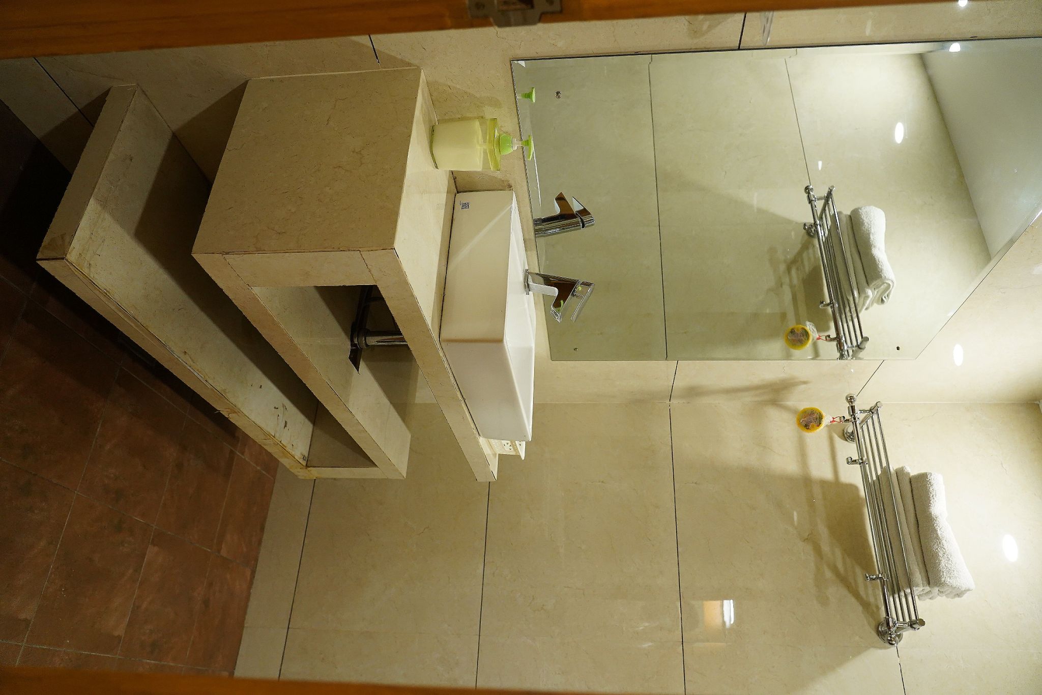 Hotel Coral Star Coral Silver Room with Work Desk 9