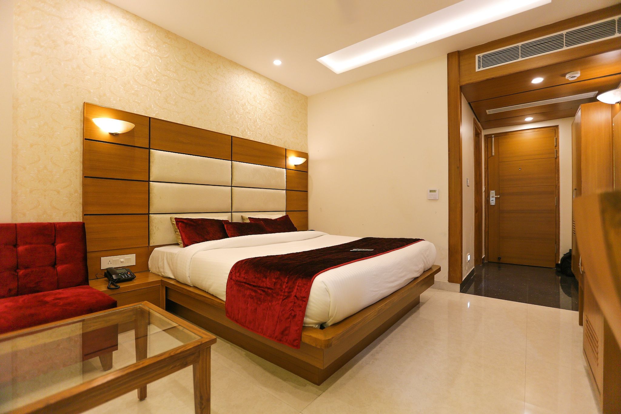 Coral Silver Room with Work Desk