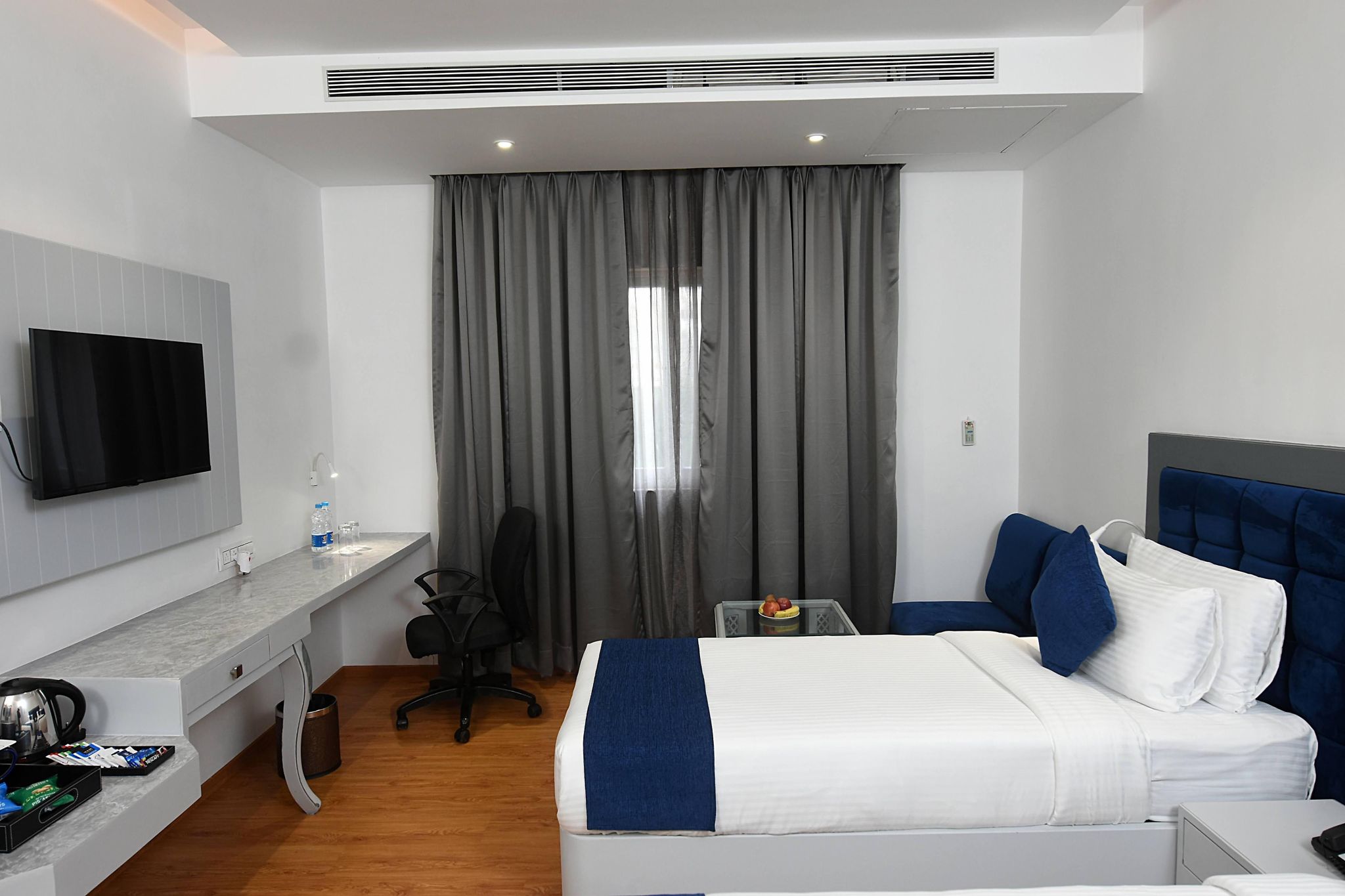 Deluxe City View King Room