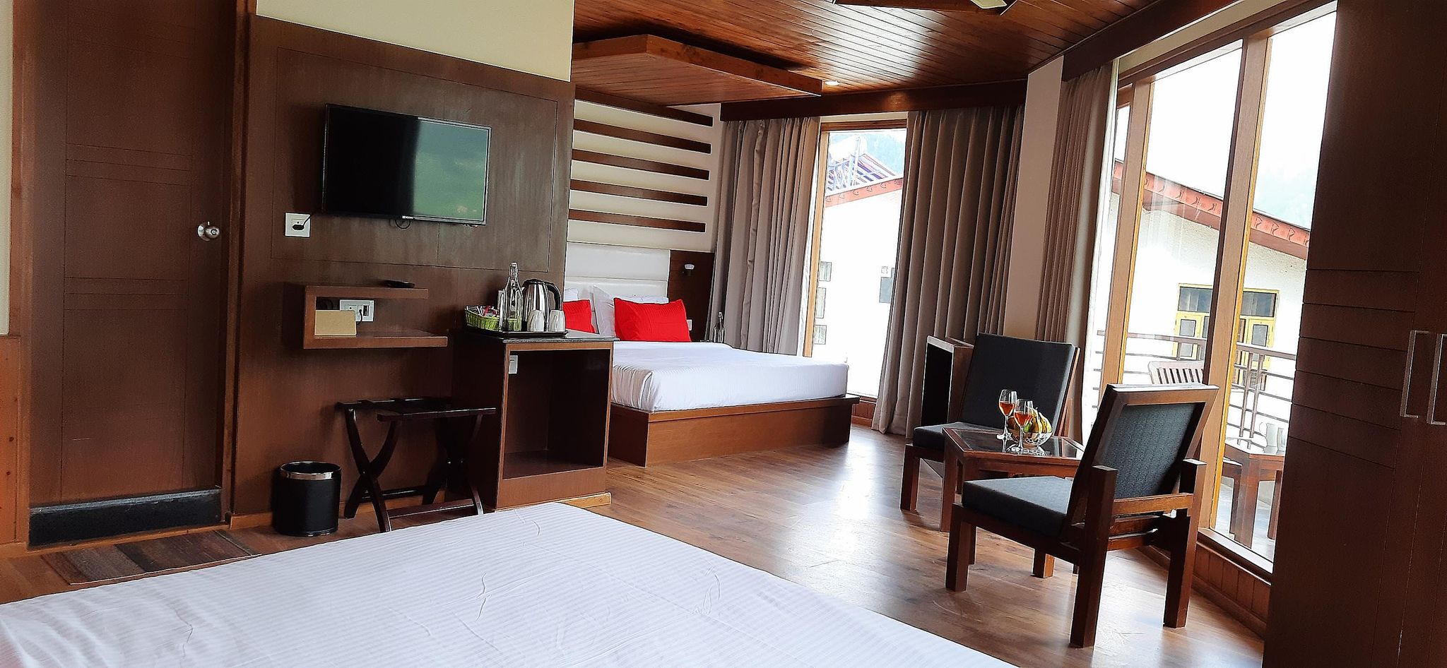 Mastiff Xanadu Deluxe Room 3