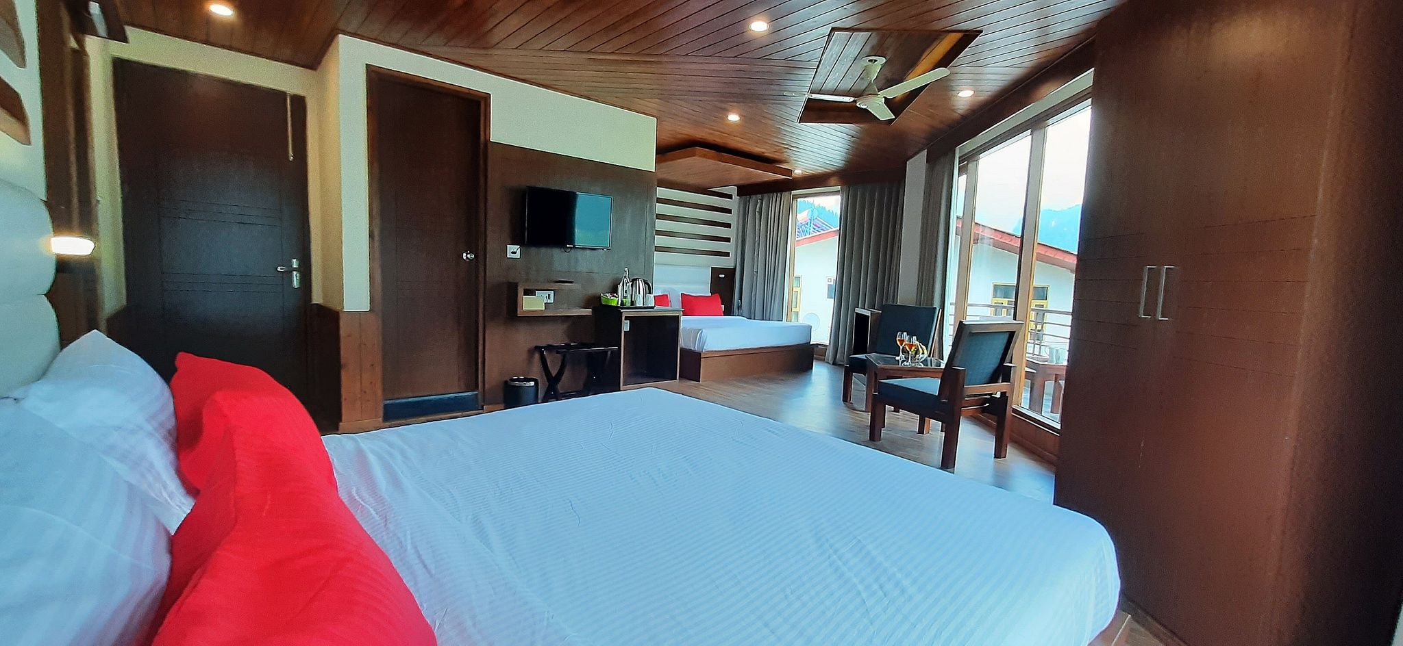 Mastiff Xanadu Deluxe Room 2