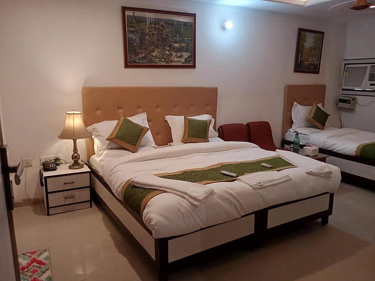 Hotel Shyam Palace Deluxe AC 3