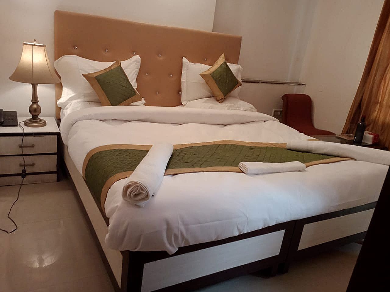 Hotel Shyam Palace Deluxe AC 5