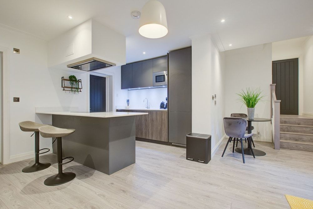 undefined Charming 2-bed Apartment in London 7