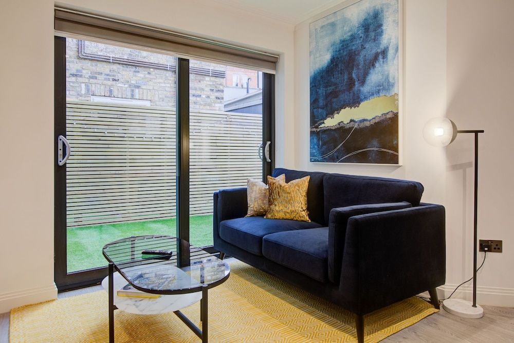undefined Charming 2-bed Apartment in London 8
