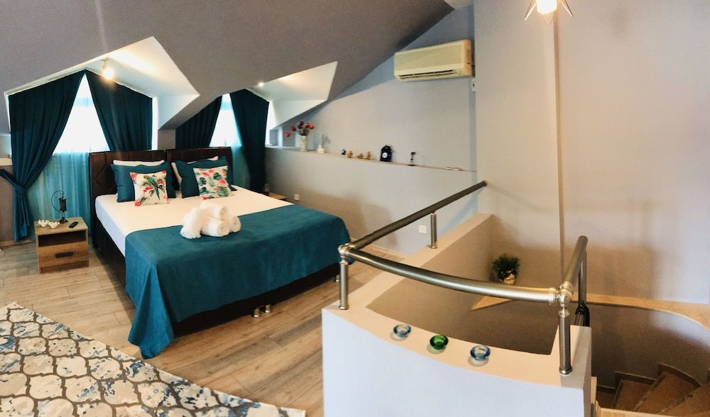 undefined Sirena's Suites 7