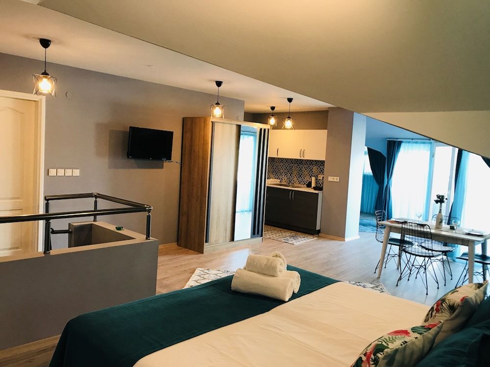undefined Sirena's Suites 10