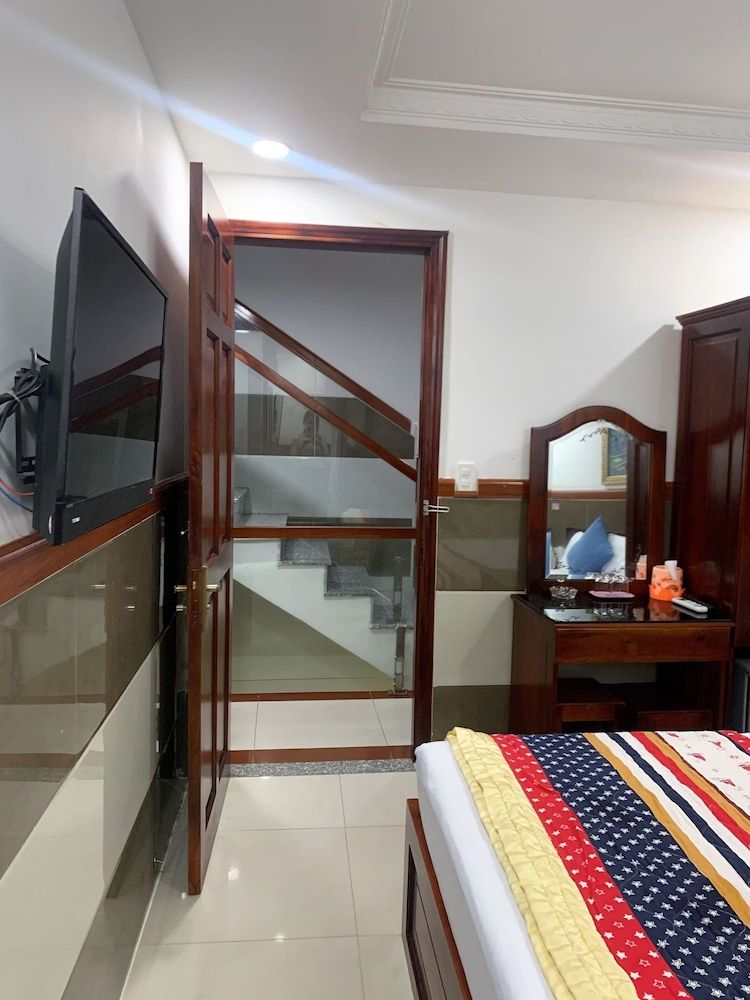 undefined Gia Han Hotel 7