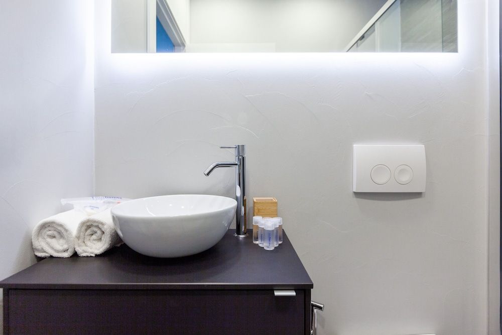 easyhomes - City Centre Suites Apartment, 1 Double Bed with Sofa bed 16