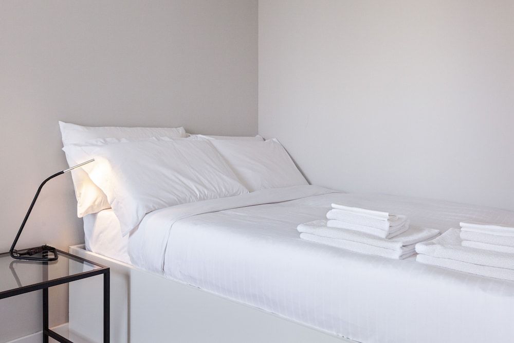 easyhomes - City Centre Suites Apartment, 1 Double Bed with Sofa bed 2