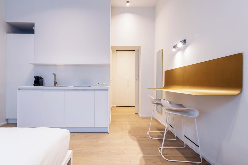 easyhomes - City Centre Suites Deluxe Studio 16