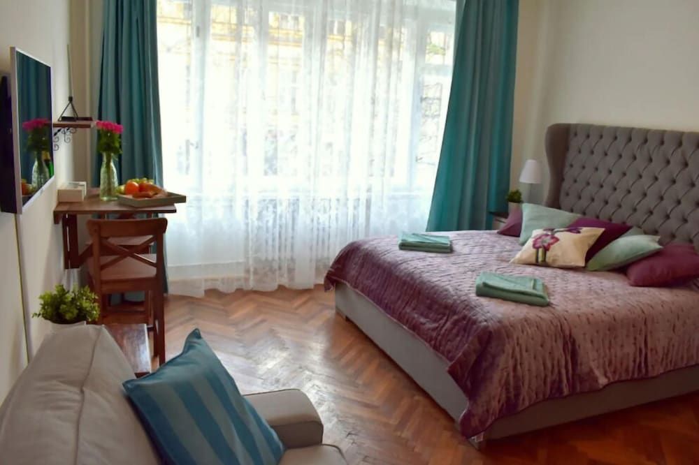 undefined Sokolovska Apartment 4