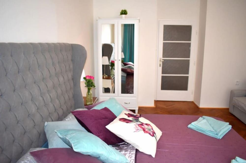 undefined Sokolovska Apartment 3