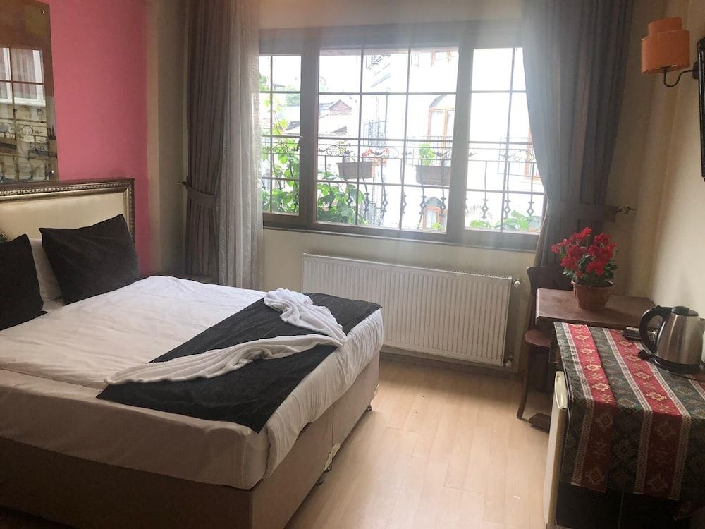 undefined Emagine Hotel 4