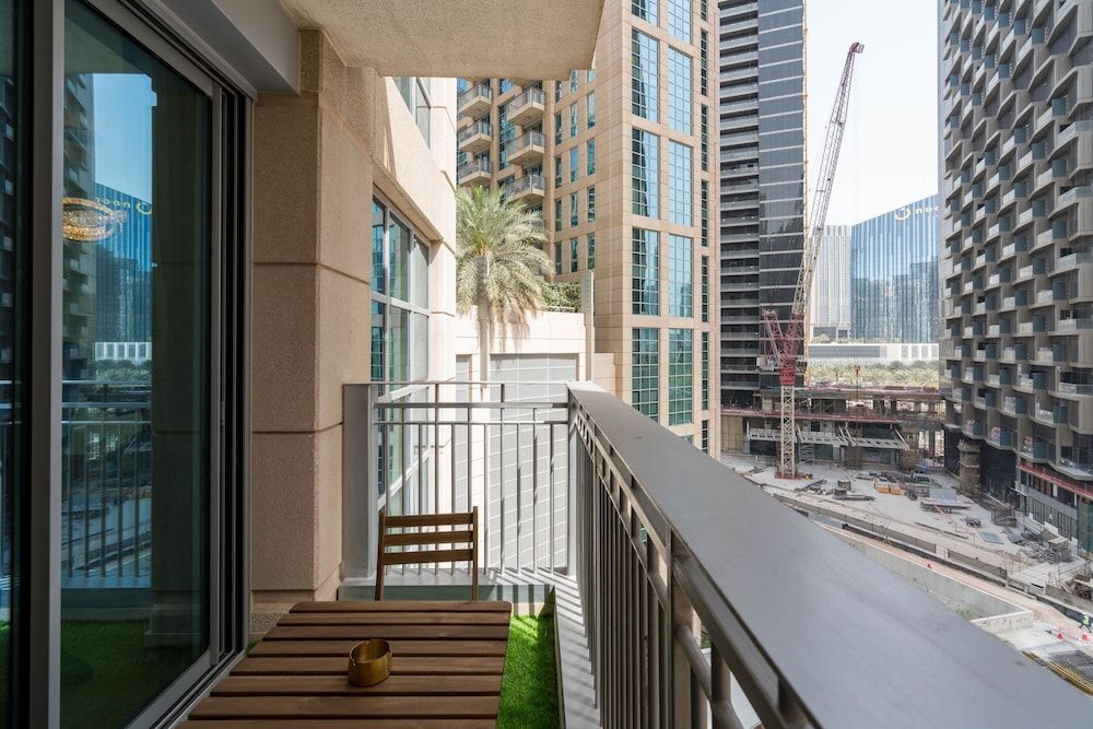 Lux BnB 3BDR Burj Khalifa & Pool Views Premier Apartment 33