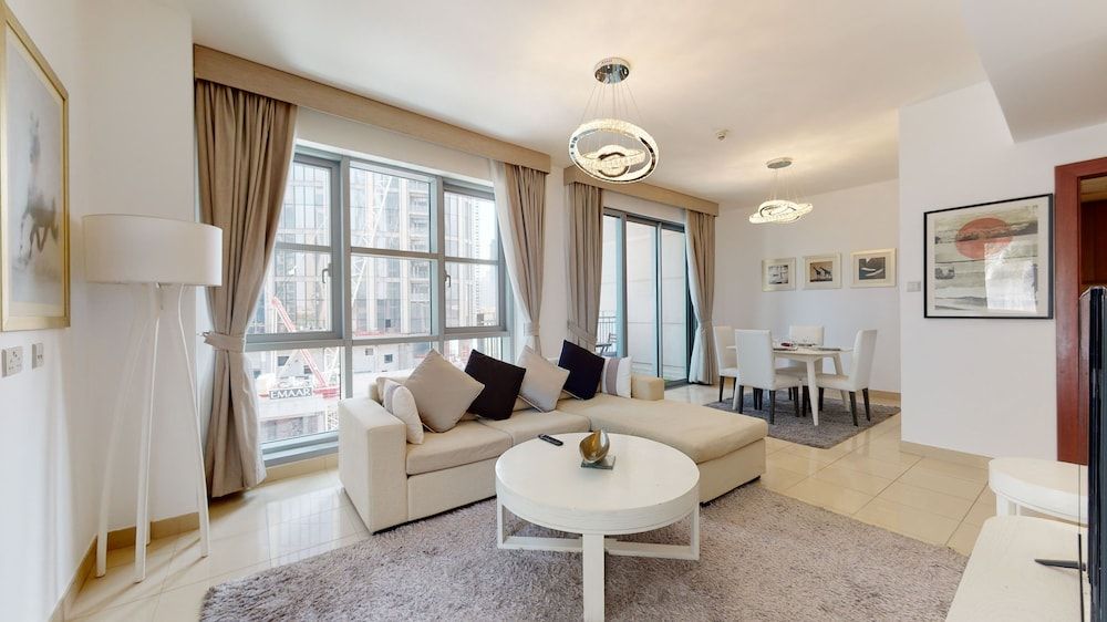 Lux BnB 3BDR Burj Khalifa & Pool Views Premier Apartment