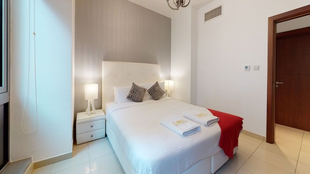 Lux BnB 3BDR Burj Khalifa & Pool Views Premier Apartment 19