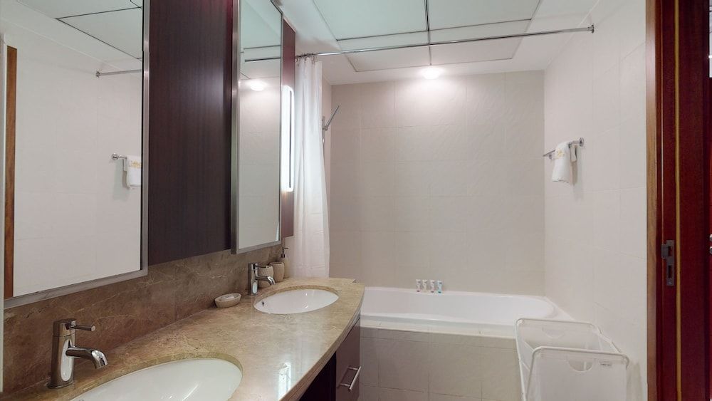 Lux BnB 3BDR Burj Khalifa & Pool Views Premier Apartment 38