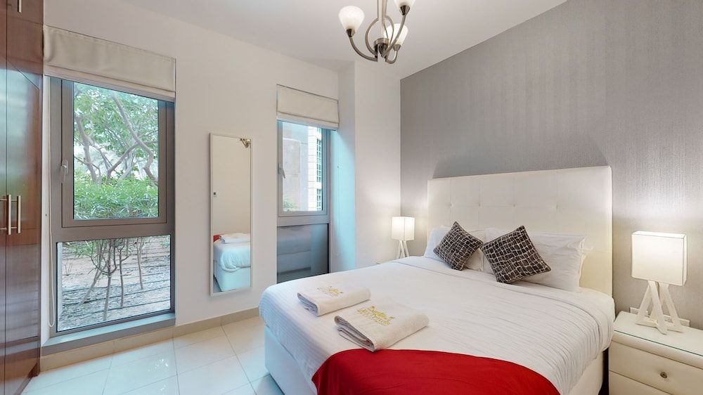 Lux BnB 3BDR Burj Khalifa & Pool Views Premier Apartment 12