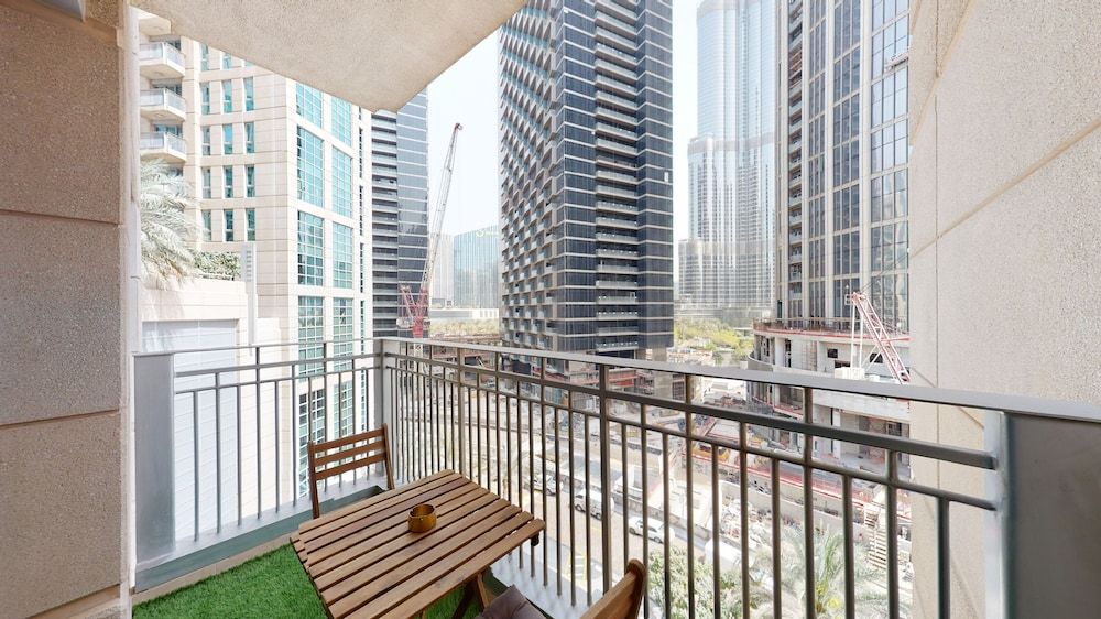 Lux BnB 3BDR Burj Khalifa & Pool Views Premier Apartment 45