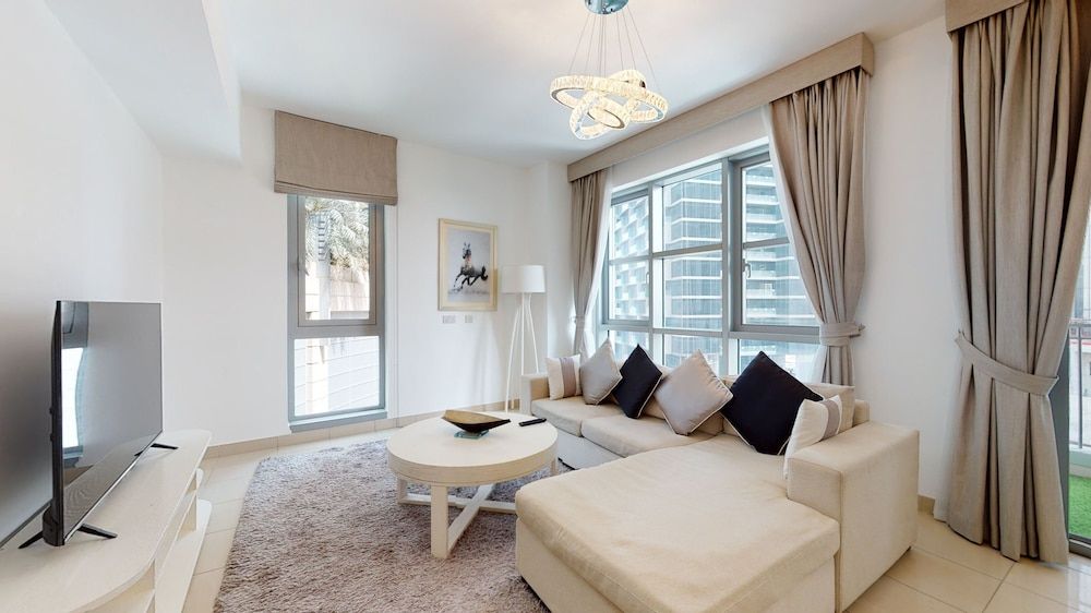 Lux BnB 3BDR Burj Khalifa & Pool Views Premier Apartment 28