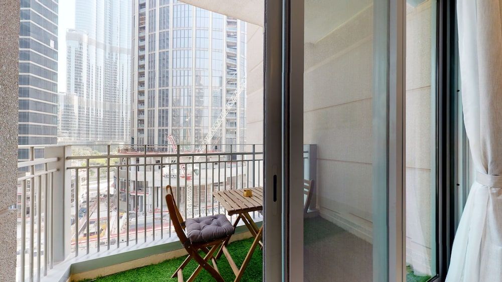 Lux BnB 3BDR Burj Khalifa & Pool Views Premier Apartment 43