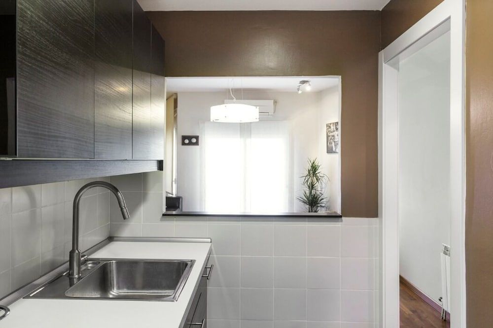 undefined Centric Apartment Fira 7