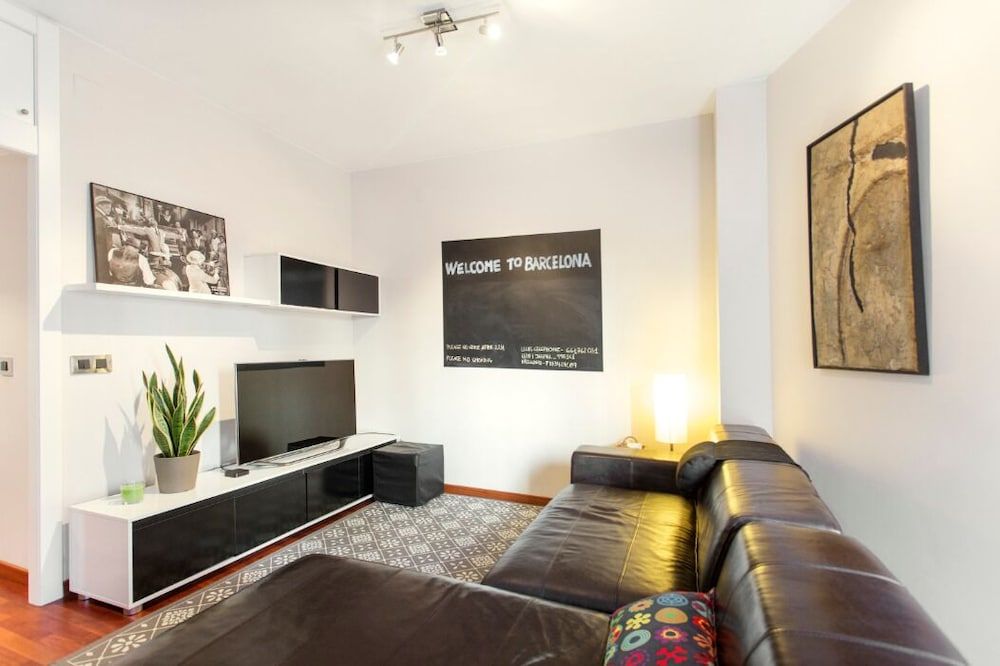 undefined Centric Apartment Fira 9