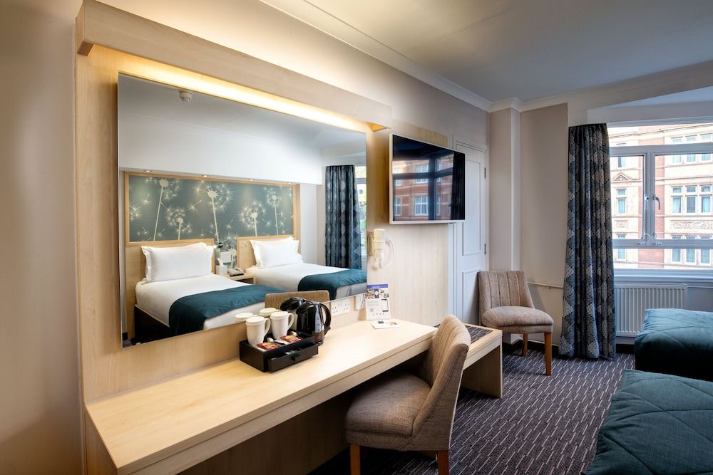 Bedford Hotel Twin Room 4