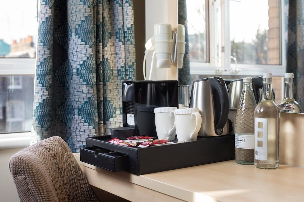 Bedford Hotel Twin Room 12