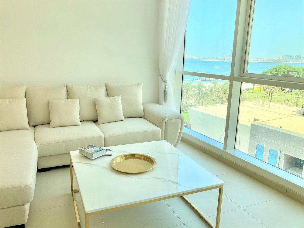 undefined Luxurious Stay at the Walk JBR